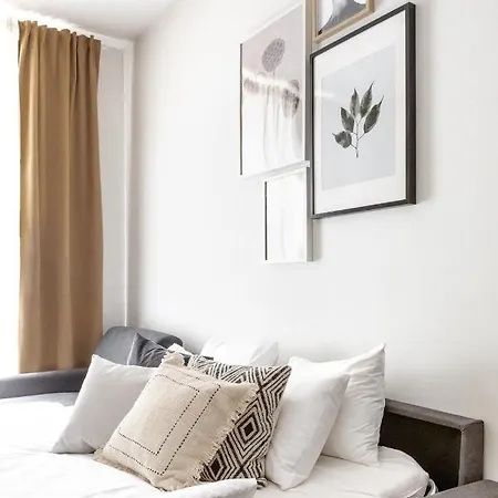 Turnkey I Cozy By Letna Park Praag